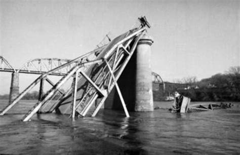 the collapse of the silver bridge